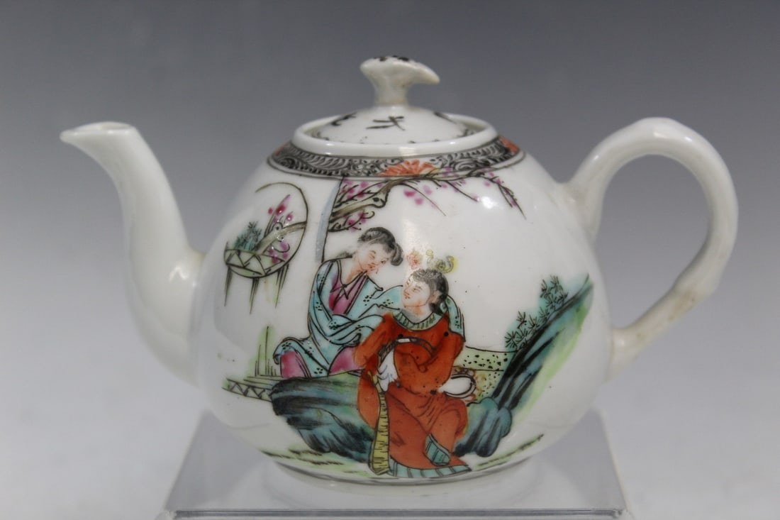 Chinese Famille Rose Porcelain Teapot (1 of 6)