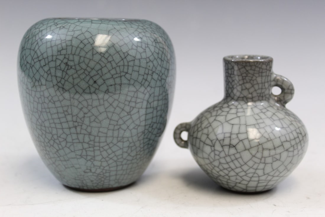 Two Chinese Celadon Crackle Glaze Pottery Jars (1 of 8)