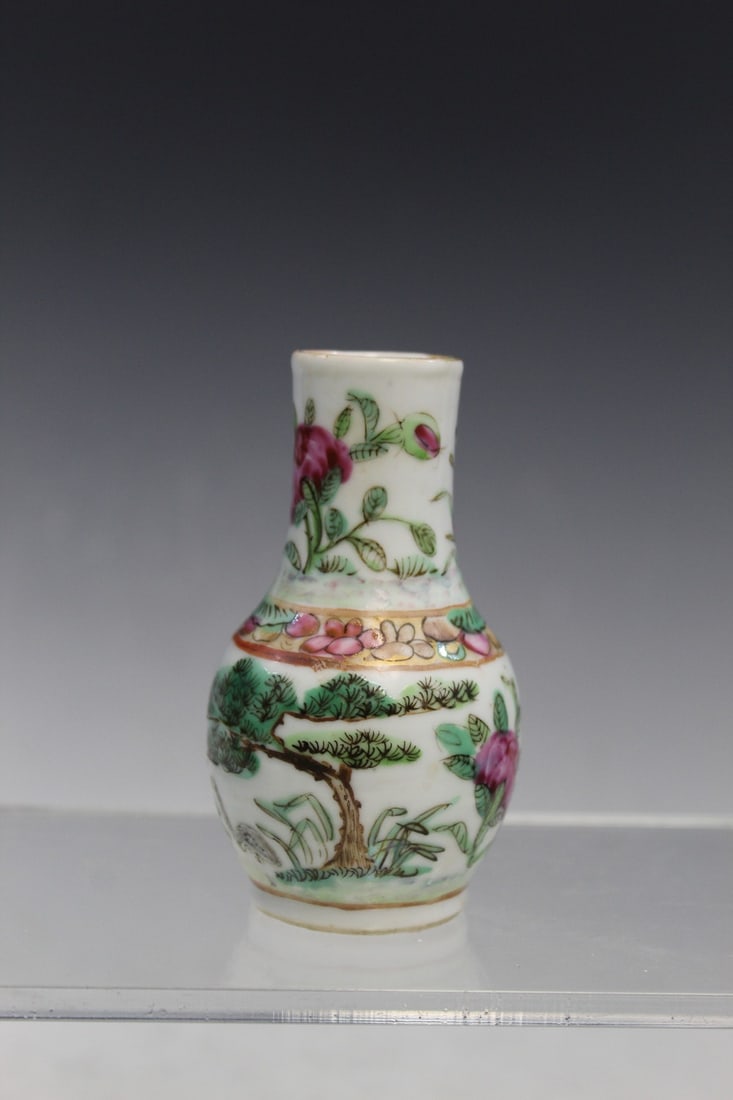 Chinese Famille Rose Porcelain Vase: Chinese Famille Rose Porcelain Vase. H 3.5".