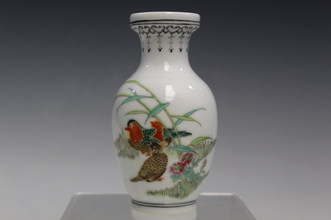 Chinese Famille Rose Porcelain Small Vase with Birds and Flowers Decorations: Chinese Famille Rose Porcelain Small Vase with Birds and Flowers Decorations. H 4".