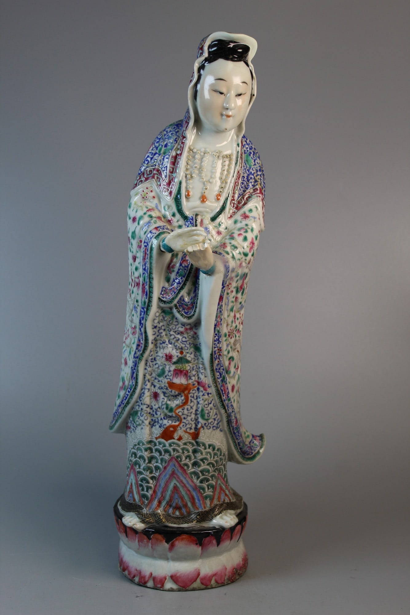 Chinese Famille Rose Porcelain Statue of Guanyin: Chinese Famille Rose Porcelain Statue of Guanyin. H 19". As Is.