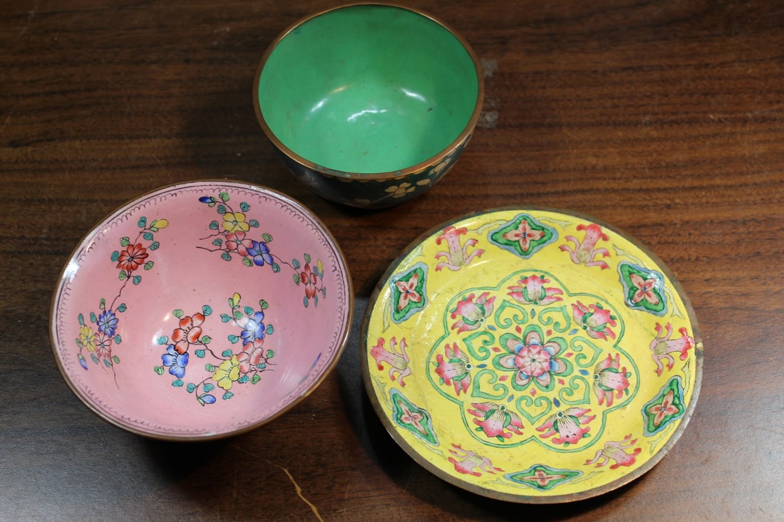 Three Chinese Enameled Bowls and Dish (1 of 7)
