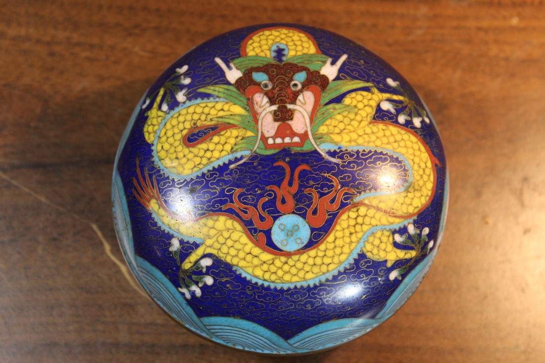 Chinese Cloisonne Box with Dragon Decoration: Chinese Cloisonne Box with Dragon Decoration. Diam 4.75". H 3".