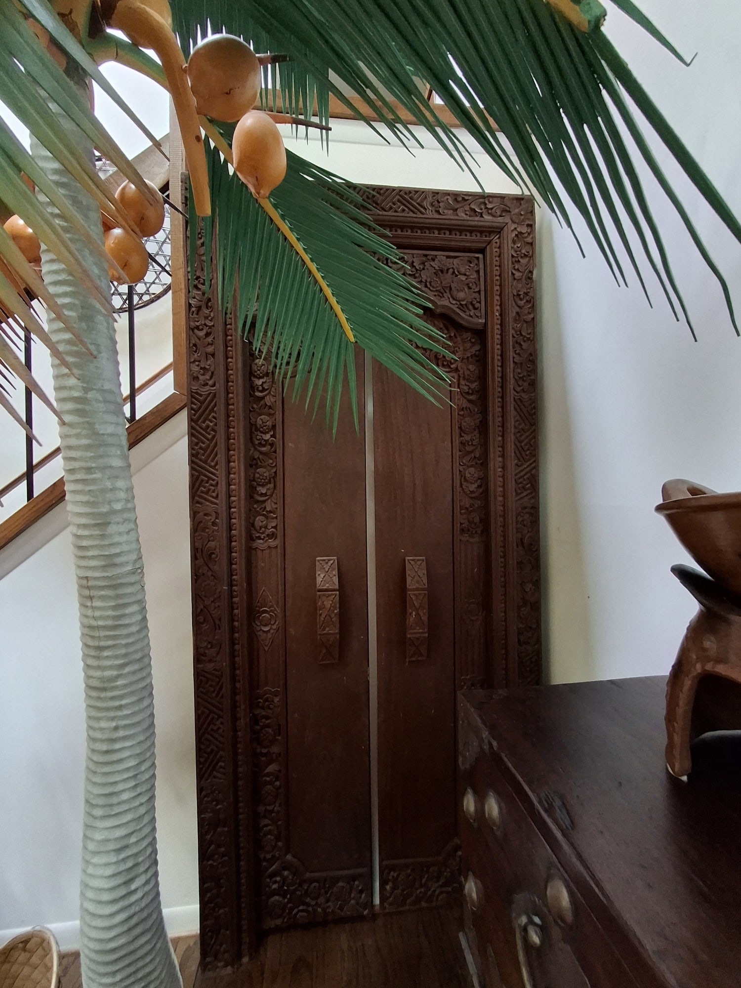 Carved Asian Teak Wood Door: Carved Asian Teak Wood Door . H 84", W 38.5", D 4". Attention: The pickup location of this item is at Crownsville, MD 21032. Winning bidder will get address and pickup time through email. No in-house 