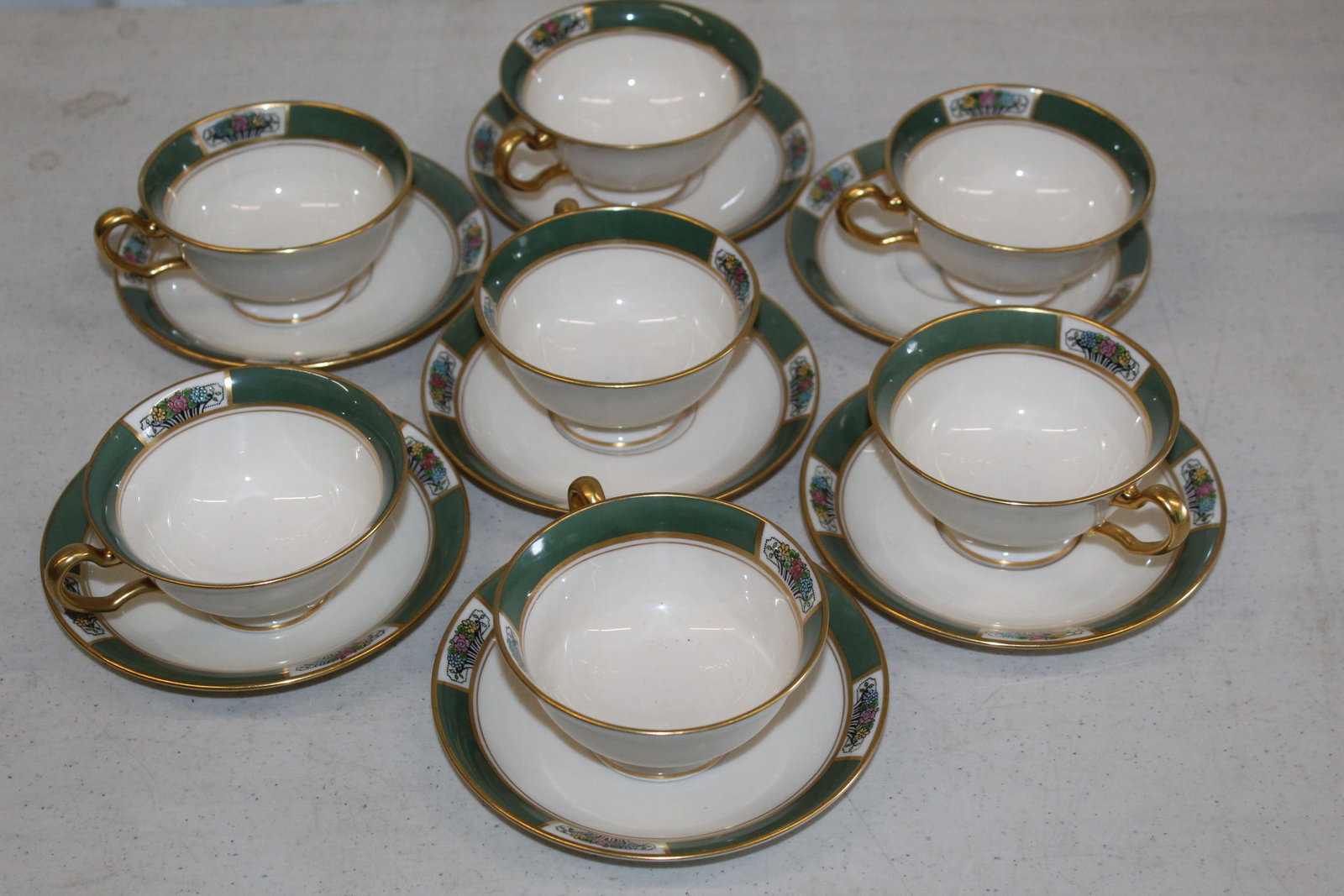 Lenox Tiffany & Co Tea Cups and Saucers (1 of 8)