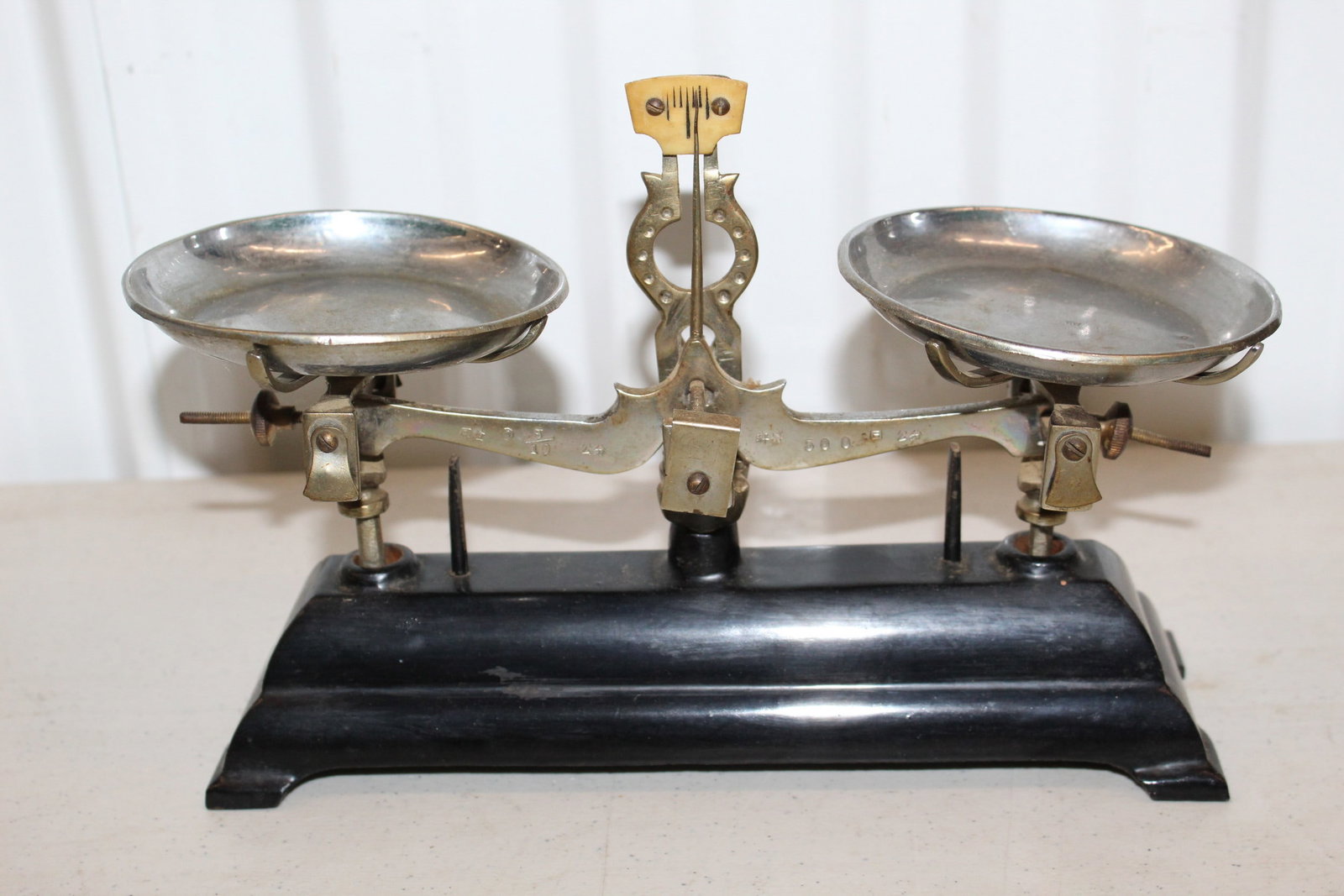 Vintage Chinese Balance Scale (1 of 10)