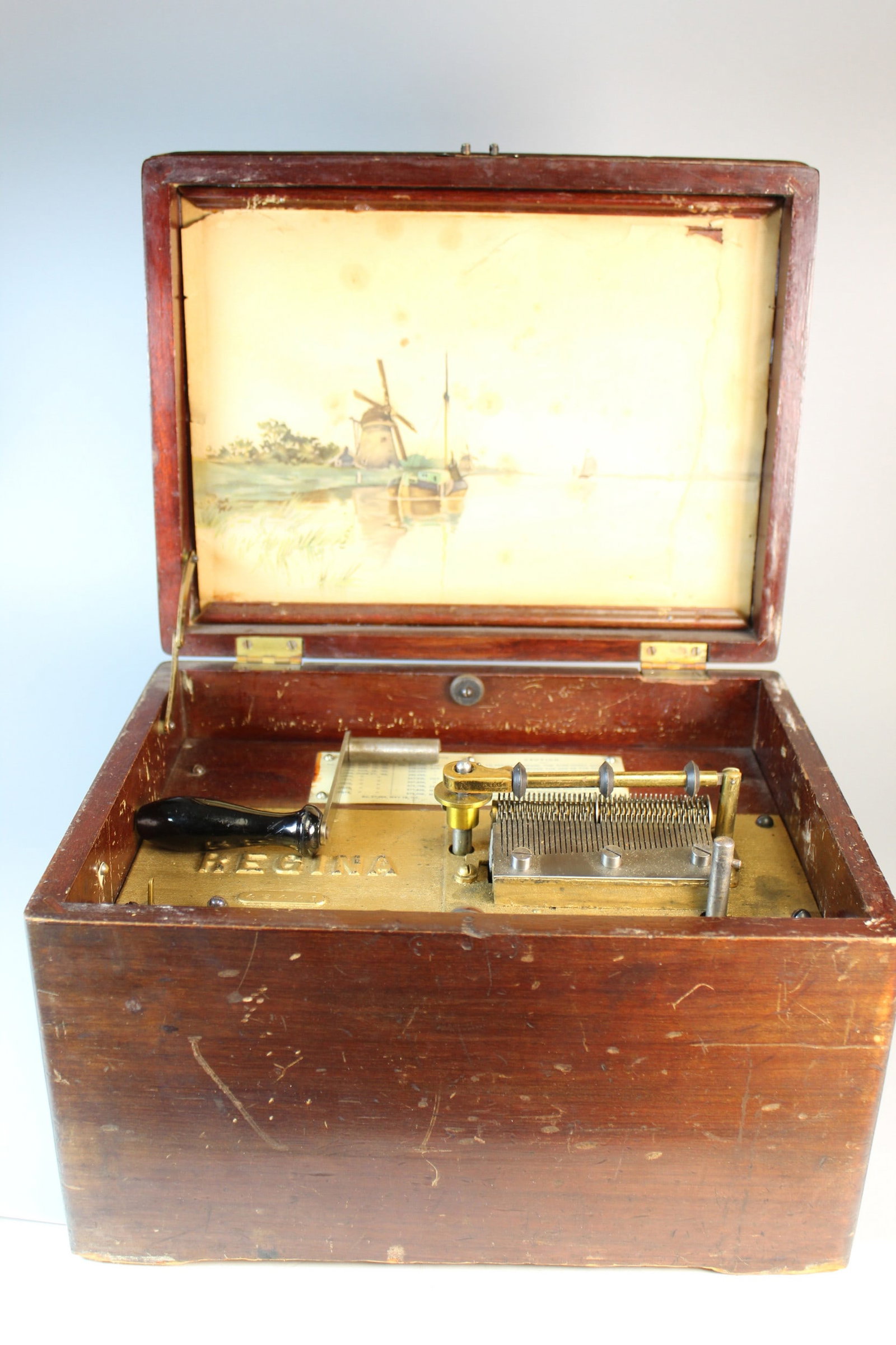 Regina Music Box (1 of 7)