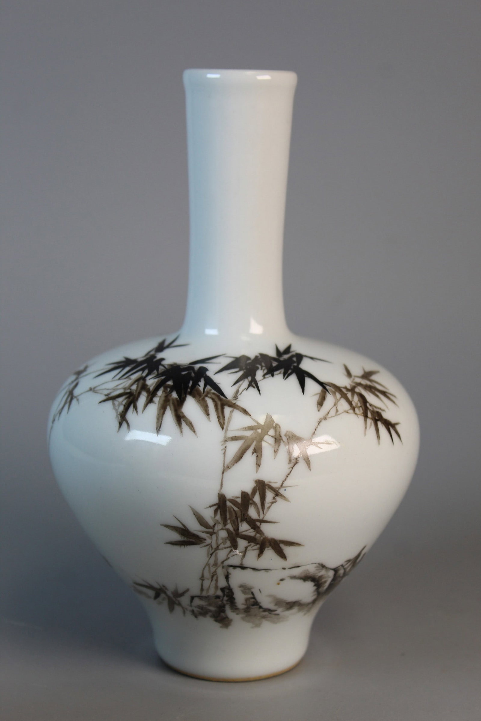 Chinese Porcelain Vase with Hand Painted Bamboo Decoration.: Chinese Porcelain Vase with Hand Painted Bamboo Decoration.. H 7.5". Diam 4.5".
