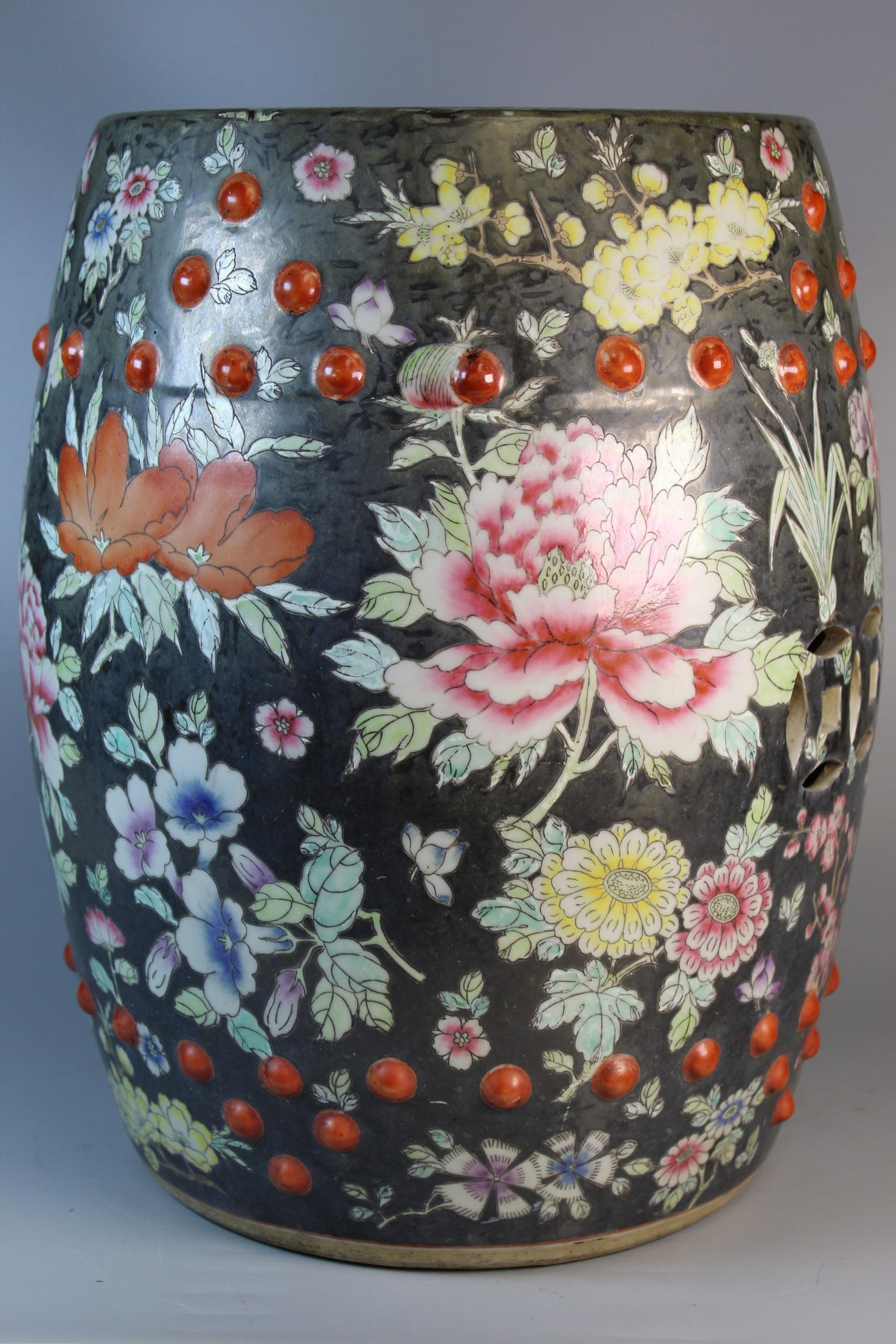 Chinese Famille Rose Porcelain Garden Stool.: Chinese Famille Rose Porcelain Garden Stool. . H 14.5". Diam 11".