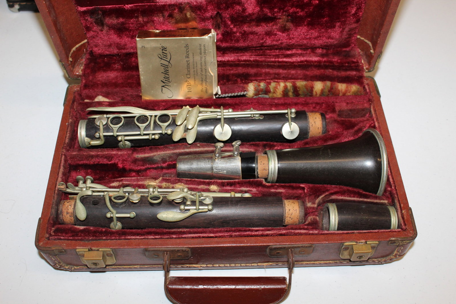 B. Portnoy Des Artistes Clarinet: B. Portnoy Des Artistes Clarinet. case 13x3.5x3".