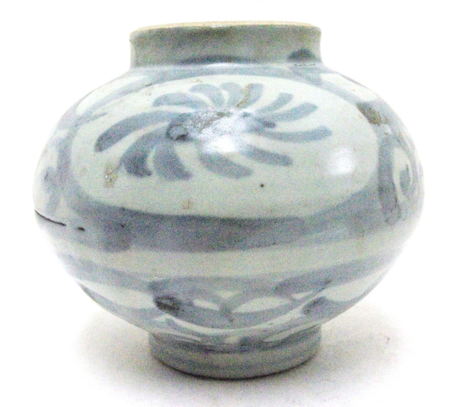 Chinese blue and white porcelain vase (1 of 4)