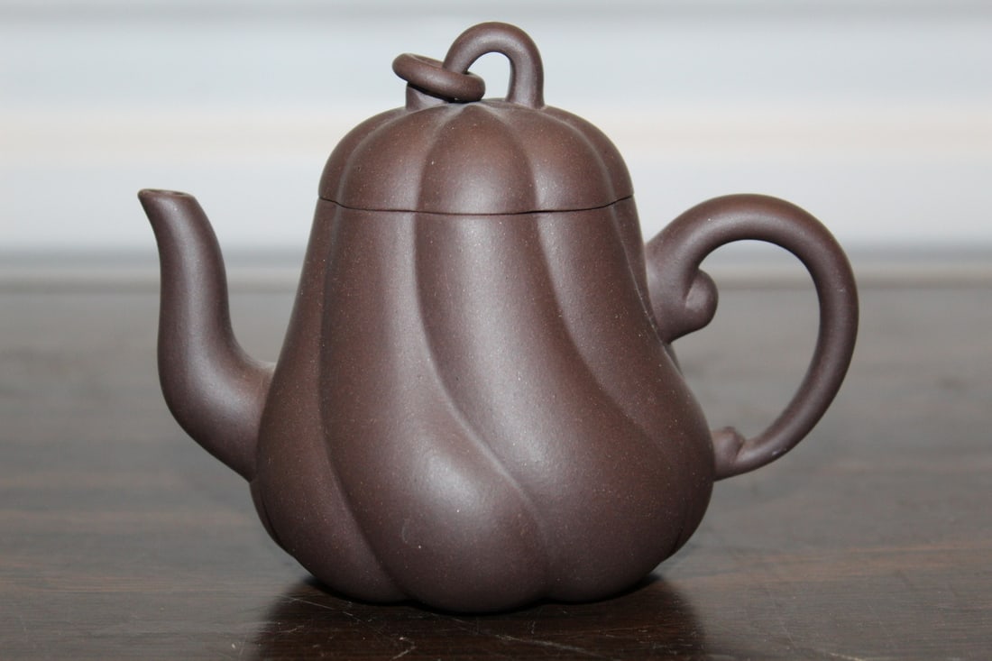 Chinese Yixing Teapot (1 of 4)