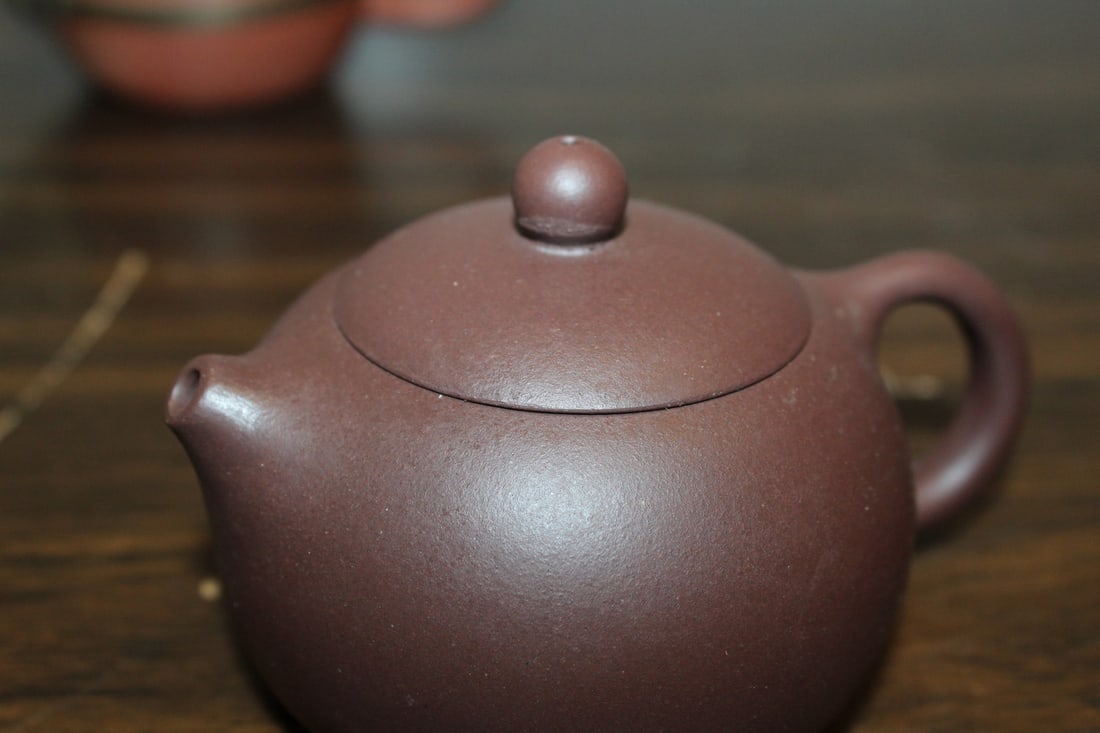 Two Chines Yixing Teapots - 4