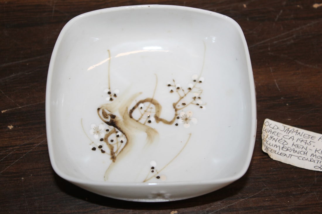 Japanese Hirato Ware Square Pottery Bowl (1 of 5)