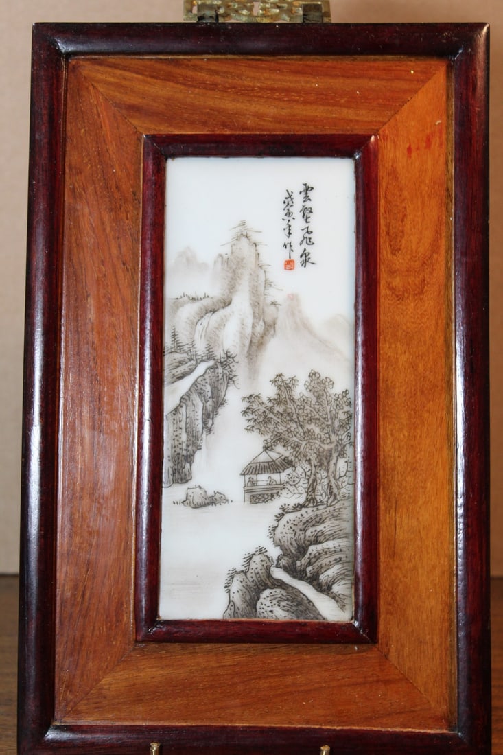 Framed Chinese Porcelain Plaque: Framed Chinese Porcelain Plaque. Size 25 x 16 cm.