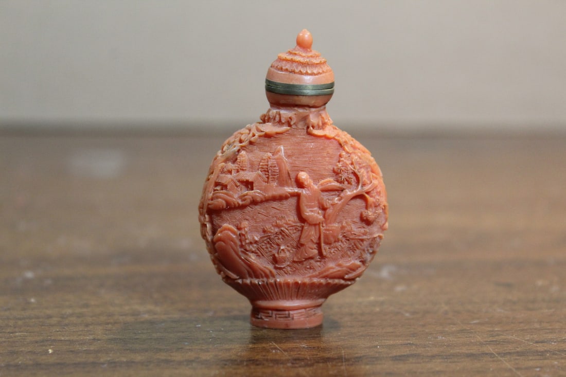 Coral Color Snuff Bottle (1 of 4)