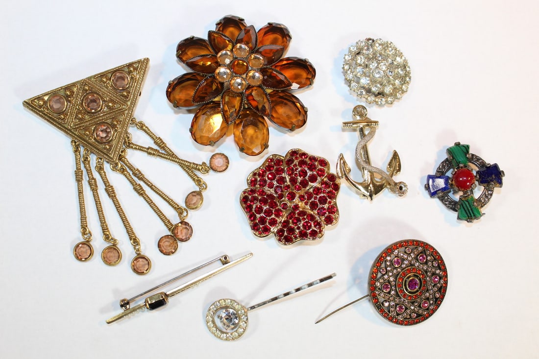 Group of Brooches: Group of Brooches. Largest diameter 6.5 cm.
