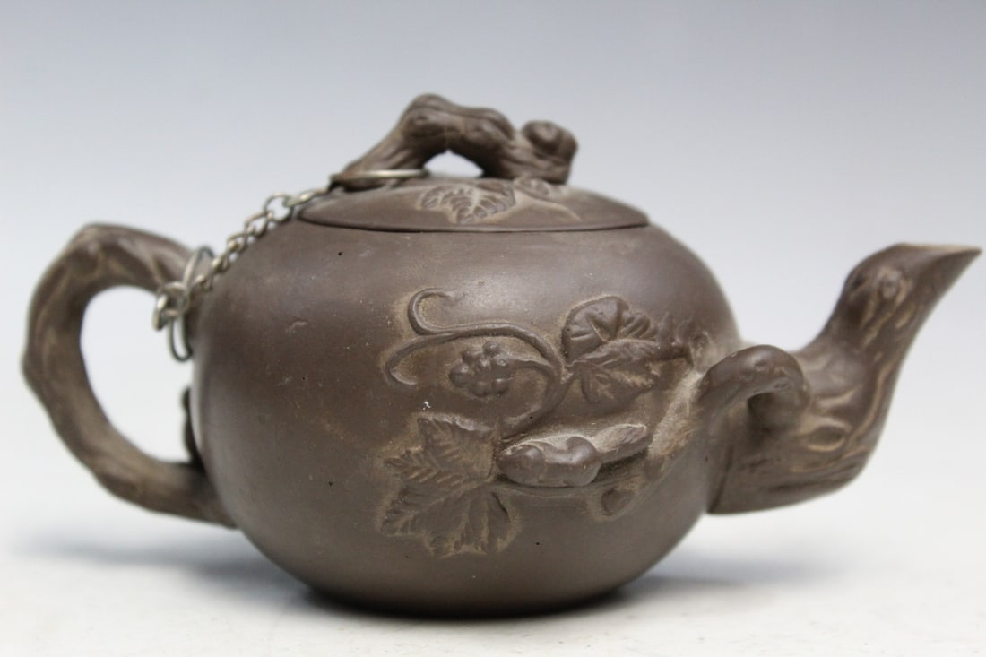 Chinese Yixing Teapot (1 of 6)