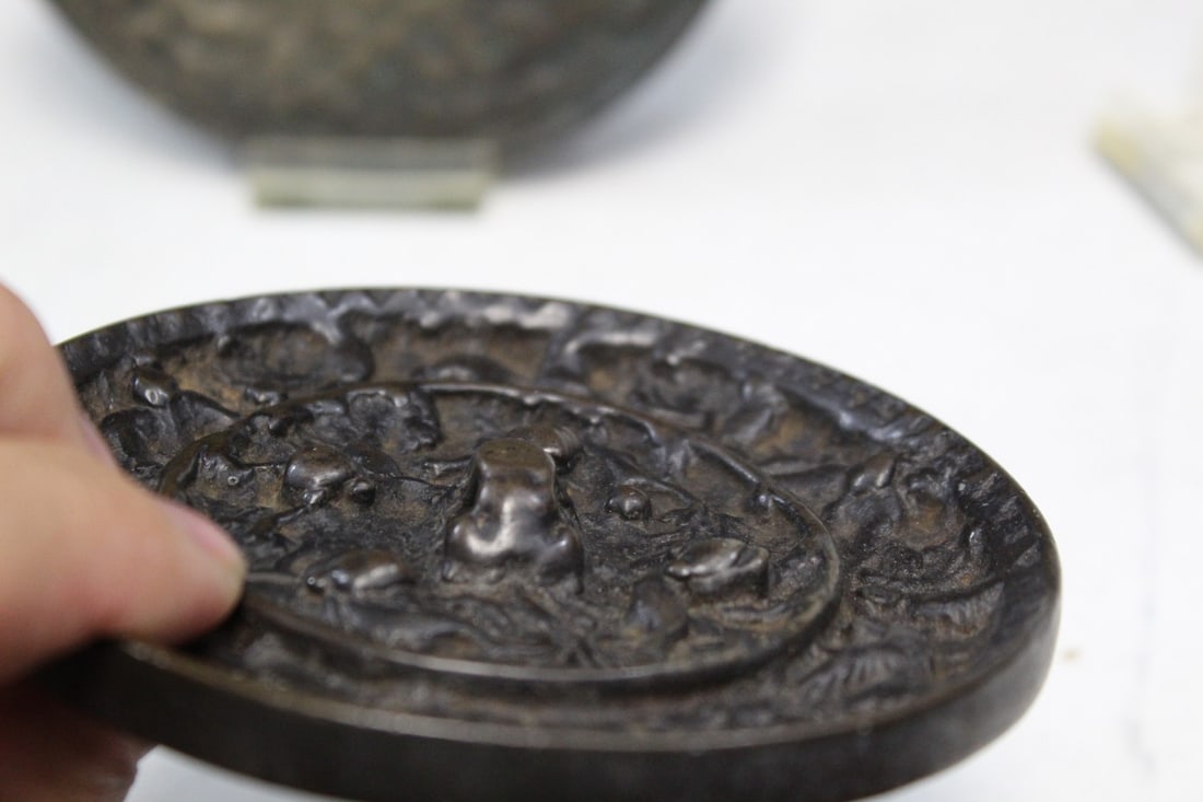 Two Asian bronze mirrors - 7