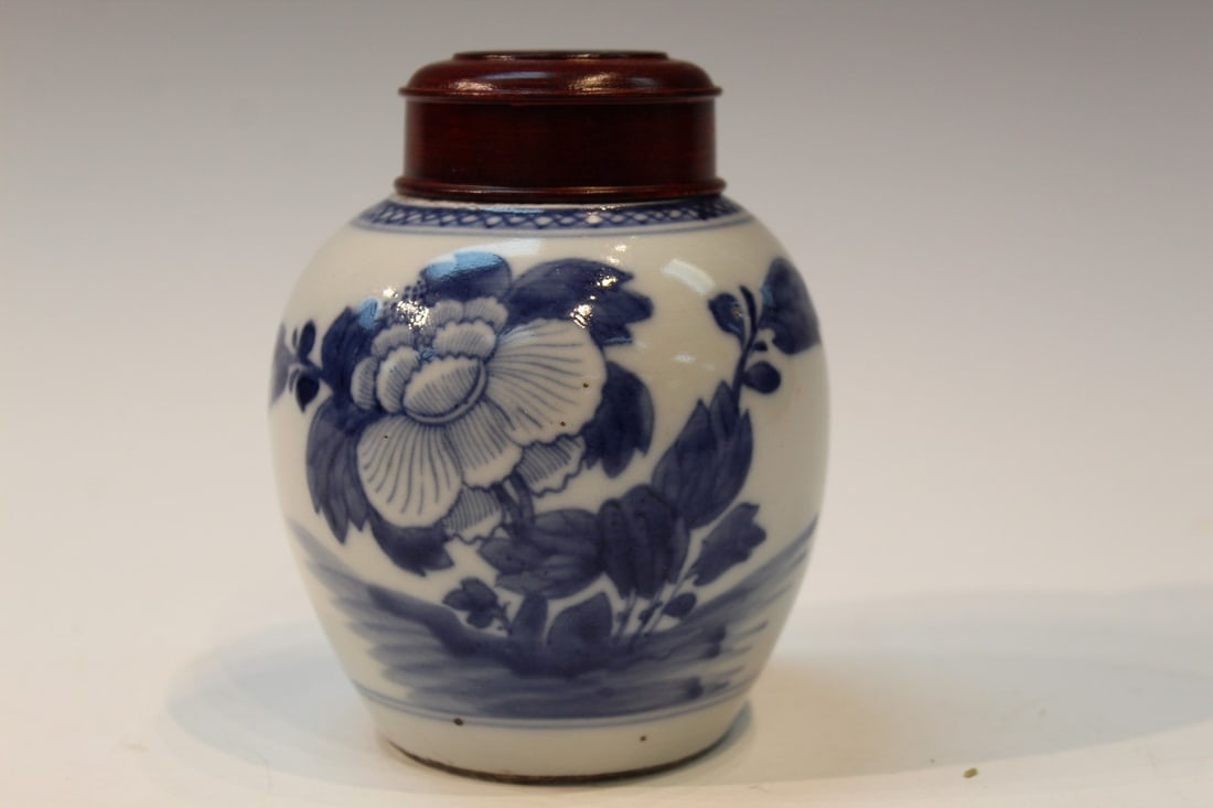 Chinese Blue and White Porcelain Jar with Wood Lid: Chinese Blue and White Porcelain Jar with Wood Lid. H 5".