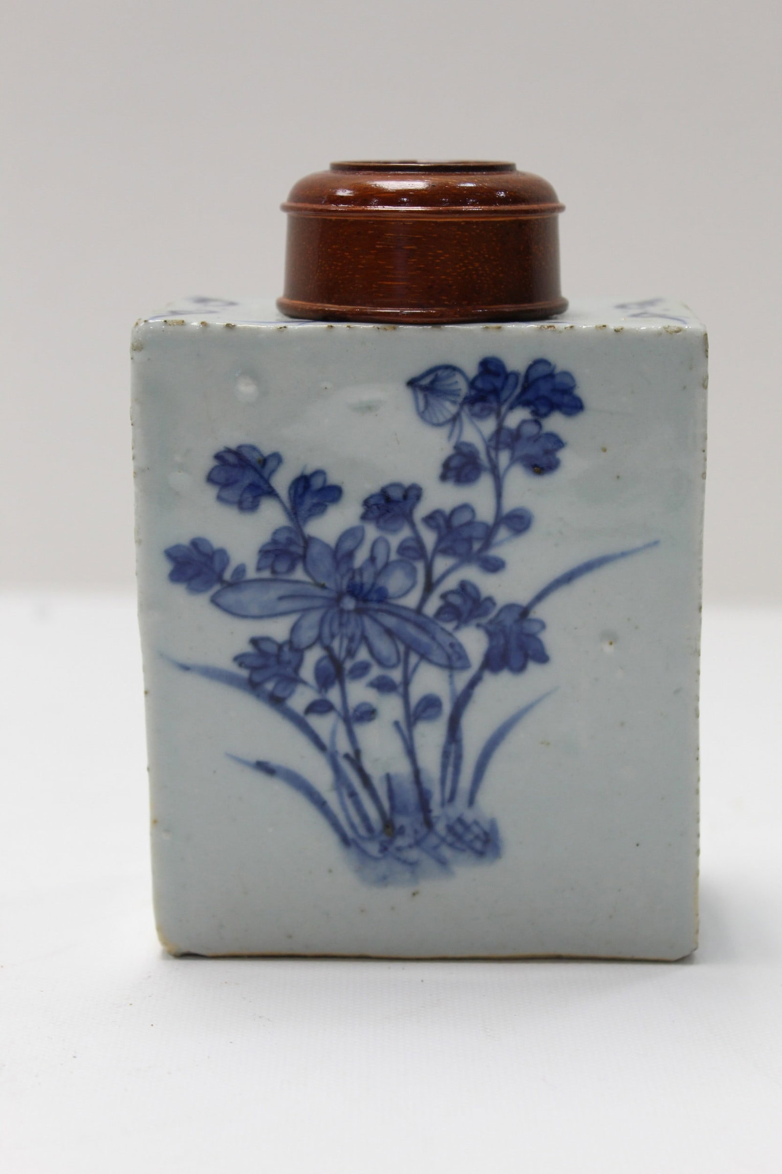 Chinese Blue and White Porcelain Tea Caddy (1 of 8)