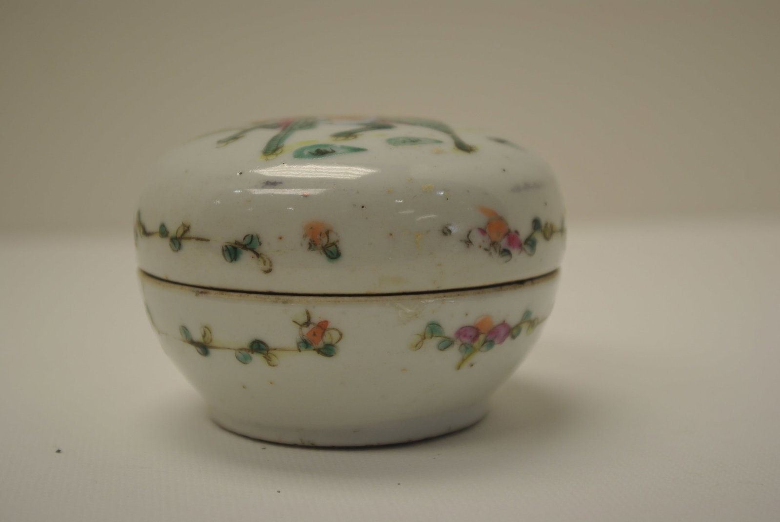 Chinese Porcelain Covered Box (1 of 4)