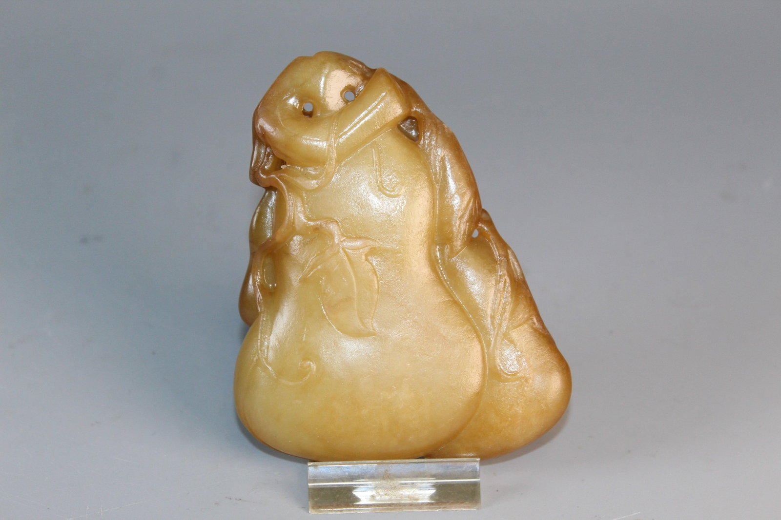 Chinese Carved Jade Gourd Pendant (1 of 8)