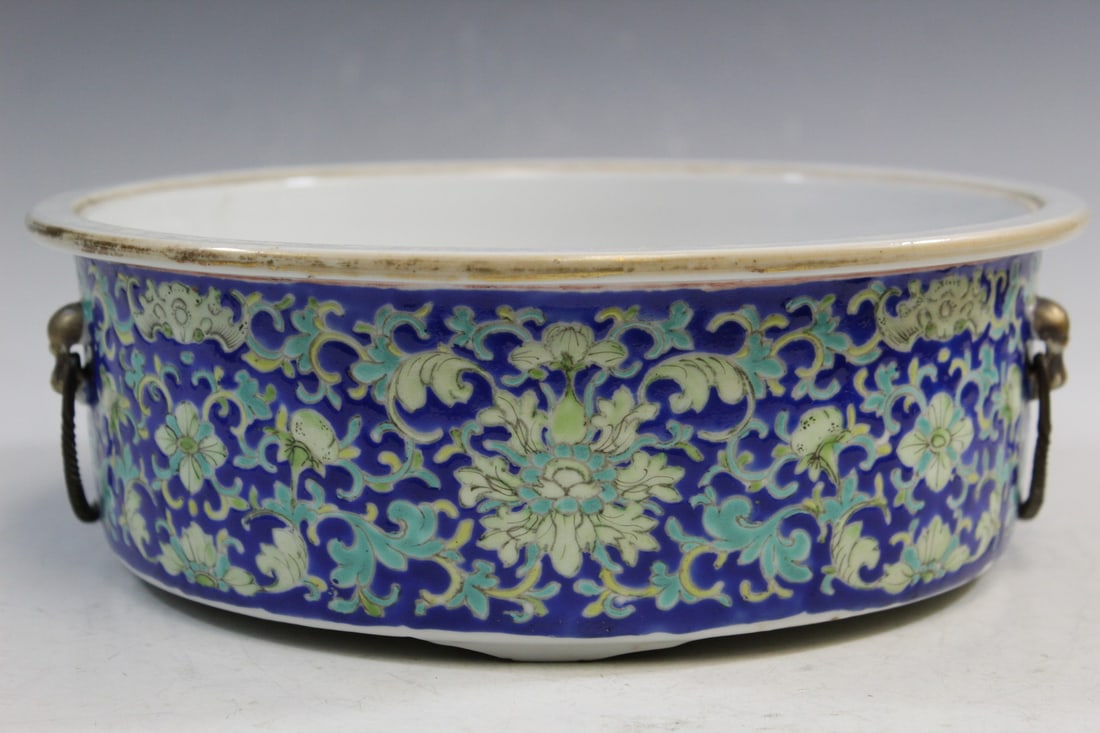 Chinese Famille Rose Porcelain Bowl: Chinese Famille Rose Porcelain Bowl. Diam 10".