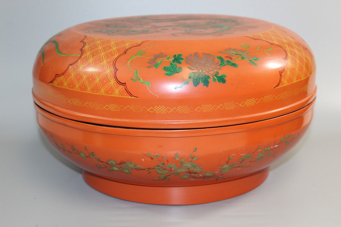 Large Chinese lacquer box - 4