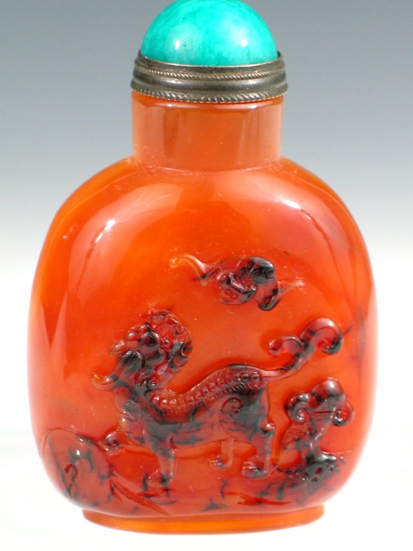 Chinese Agate Snuff Bottle (1 of 4)