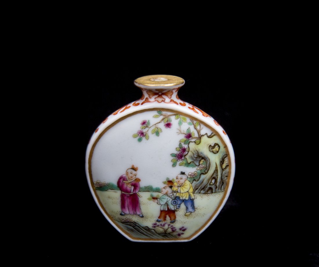 Chinese Famille Rose Porcelain Snuff Bottle, Qianlong (1 of 4)