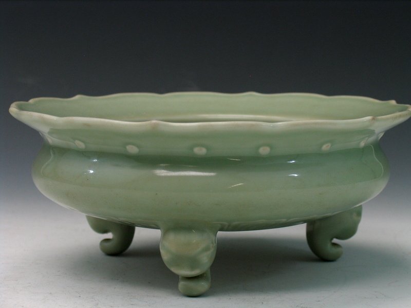 Chinese Celadon Porcelain Tripod Censor. (1 of 5)