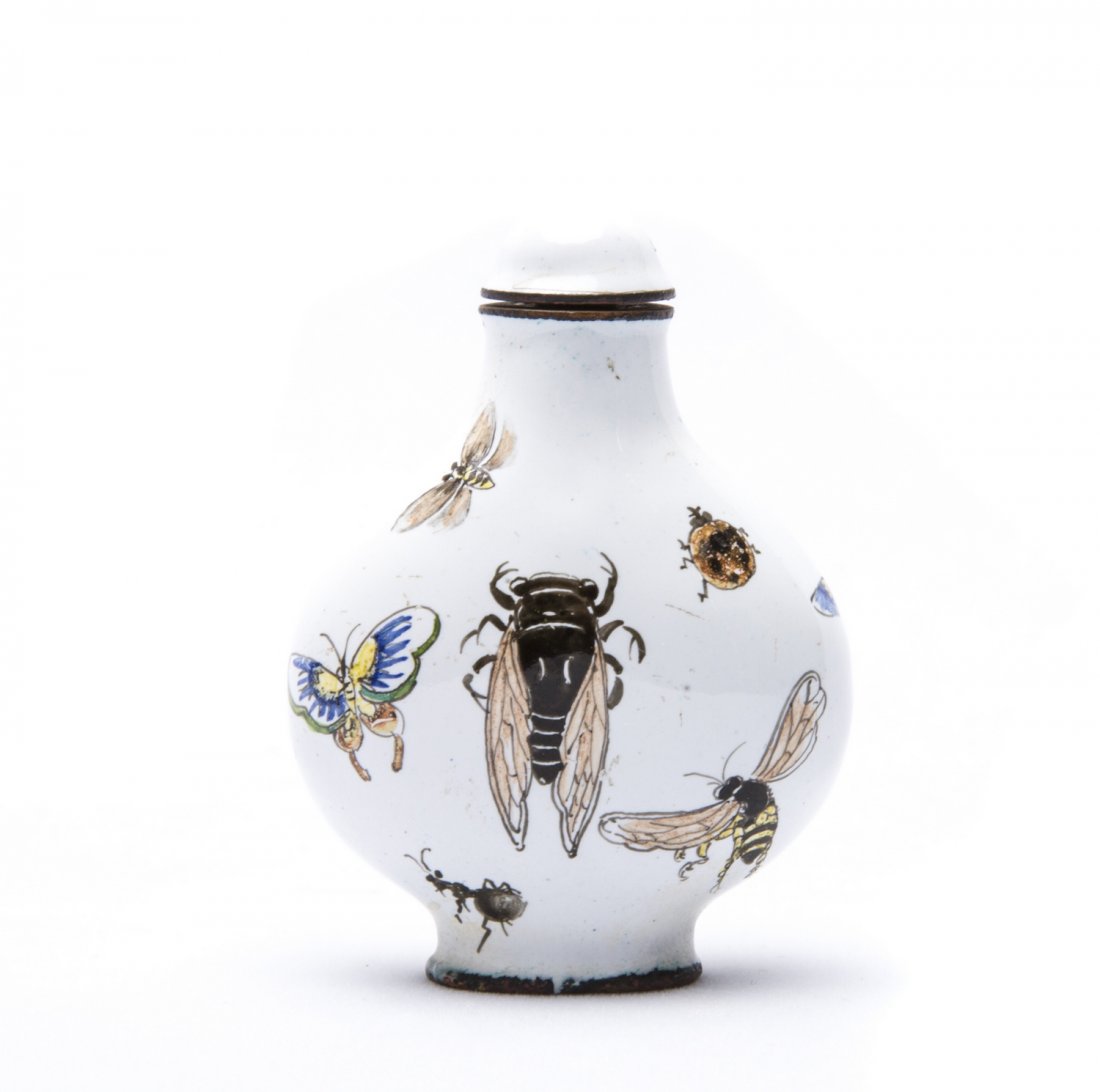 Chinese Enamel Snuff Bottle. (1 of 4)