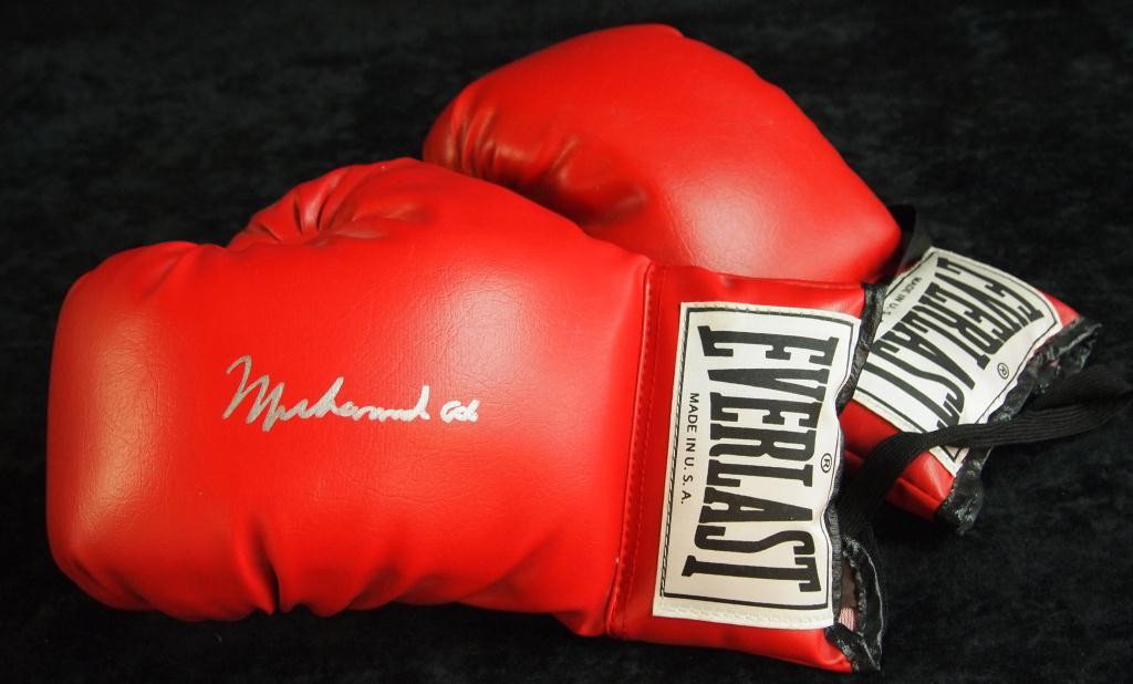 Muhammad Ali Autographed Boxing Gloves: Muhammad Ali Autographed Boxing Gloves