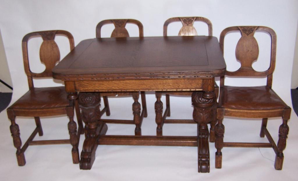 English Oak Draw Leaf Table and 4 Chairs: with 4 Chairs, c.1910 41" top