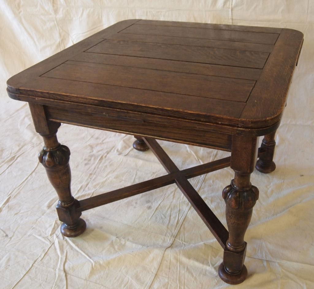 English Draw Leaf Dining Table: 29h x 37w