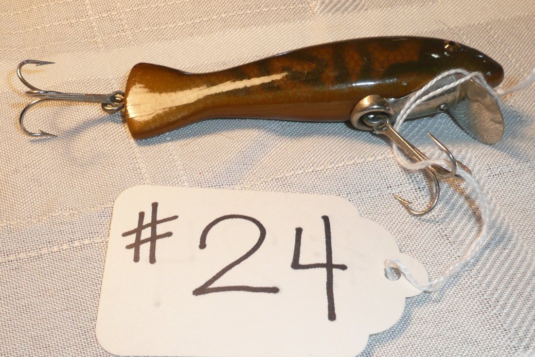 Paw Paw Fishing Lure: Caster 3-7/8"