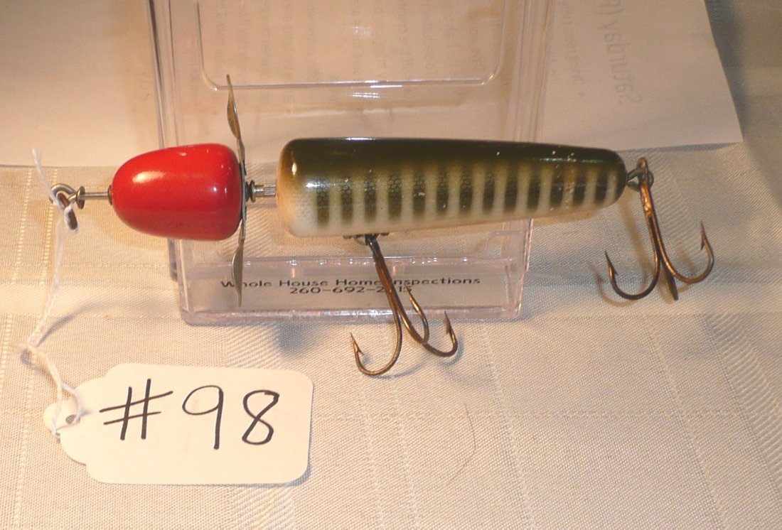 Pflueger Fishing Lure: Globe Pikie w/Red Head