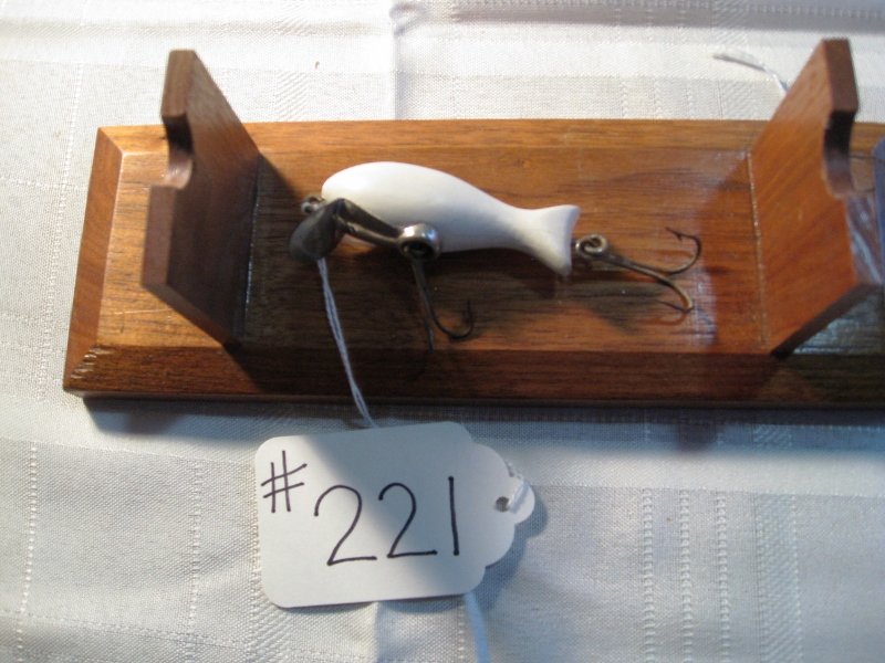 Paw Paw Fishing Lure: Caster Bait White