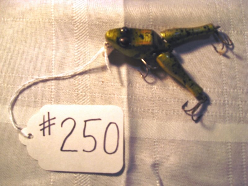 Paw Paw Fishing Lure: Wottafrog #72 Frog