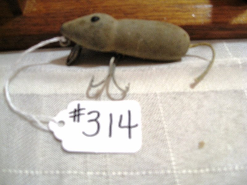 Paw Paw Fishing Lure: Mouse Grey