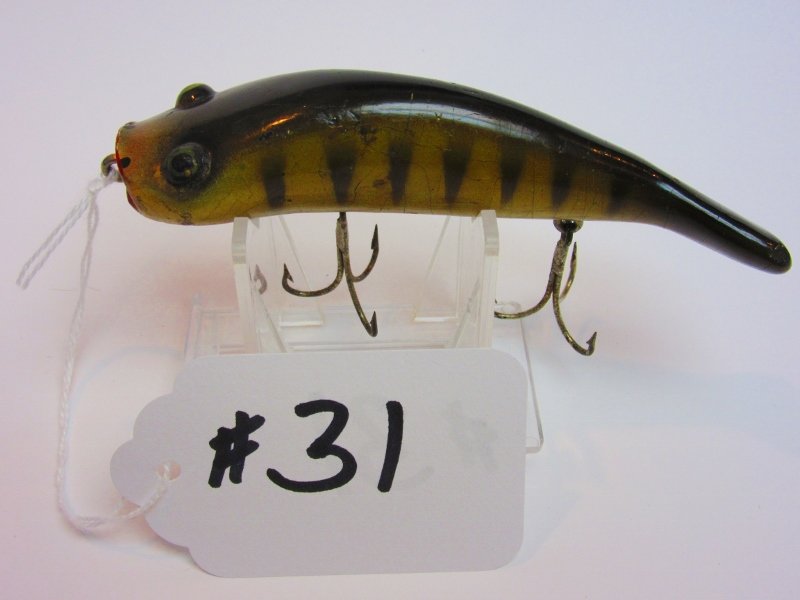 Paw Paw Fishing Lure: Bullhead - Natural Brown All Lures are selling "AS IS, WHERE IS" Bid your judgement. All sales are Final.