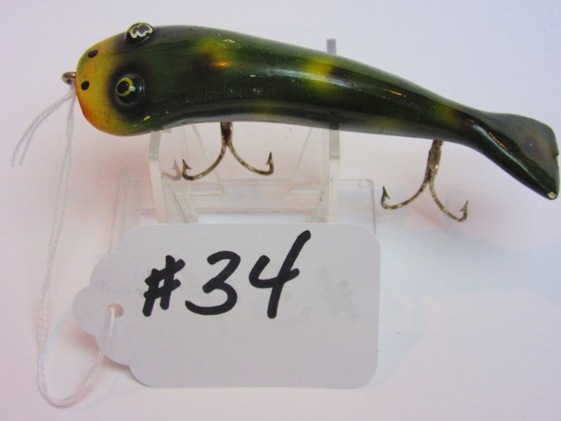 Paw Paw Fishing Lure: Bullhead - Frog All Lures are selling "AS IS, WHERE IS" Bid your judgement. All sales are Final.