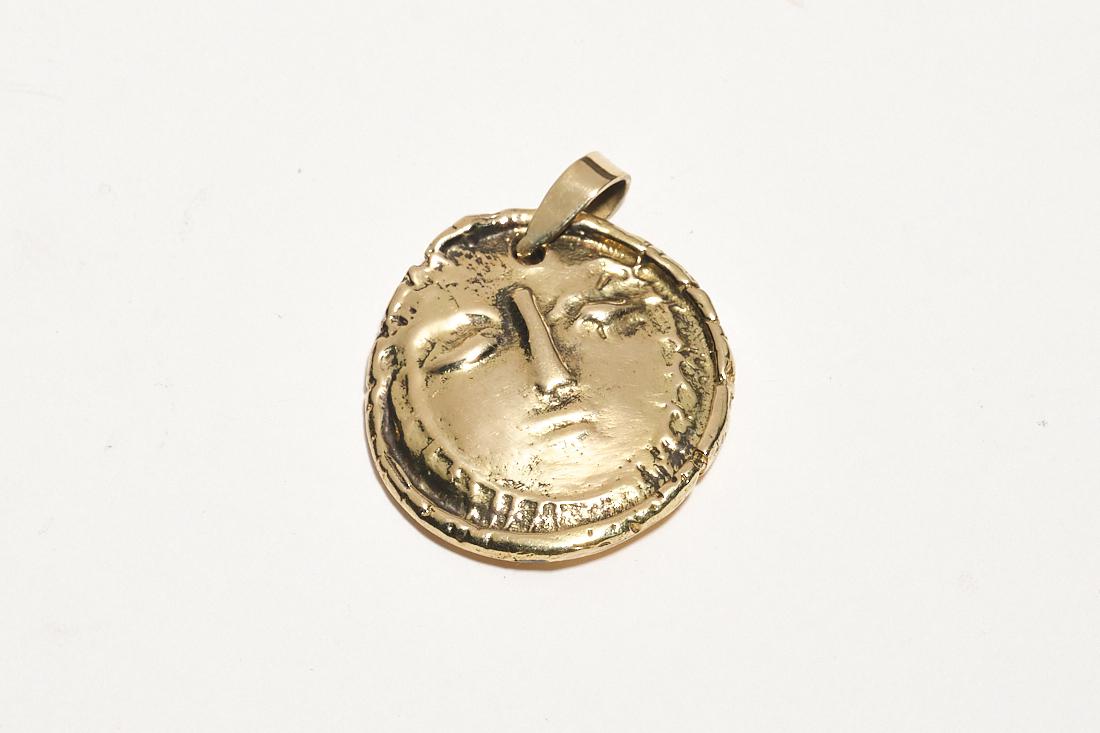 Pablo Picasso 18K Gold Medallion (1 of 2)