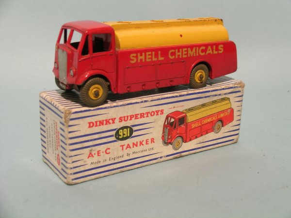 A Dinky Supertoys 991 AEC tanker, boxed, this vers