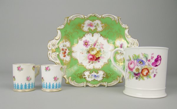 A Coalport dessert dish, decorated with floral spr