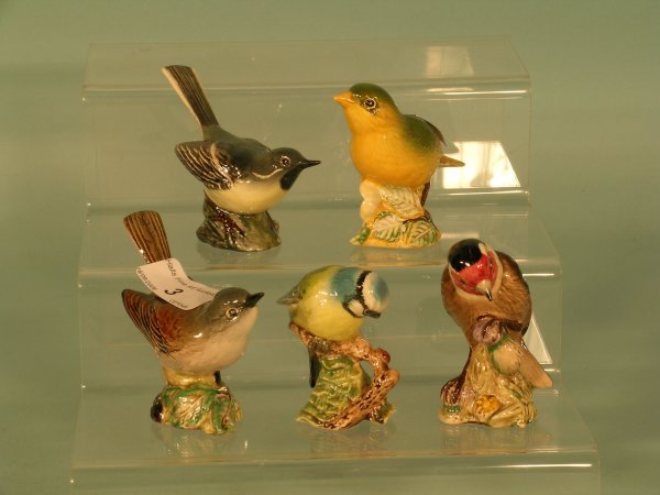 Five Beswick birds to include grey wagtail