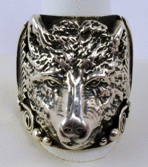 Native American Sterling Silver Wolf Head Ring (1 of 5)