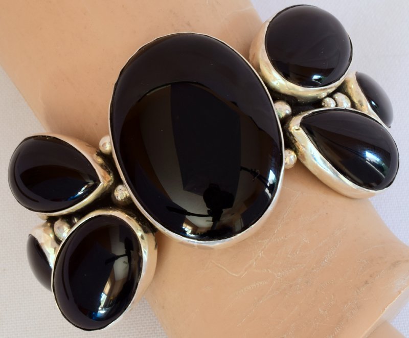 Navajo Sterling Silver Black Onyx Cuff Bracelet (1 of 5)