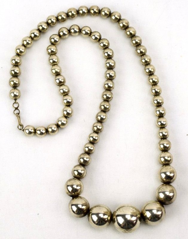 Old Pawn Sterling Bench Bead Necklace 19 in. (1 of 4)
